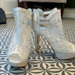 Chic White Lace Peep-Toe Heels